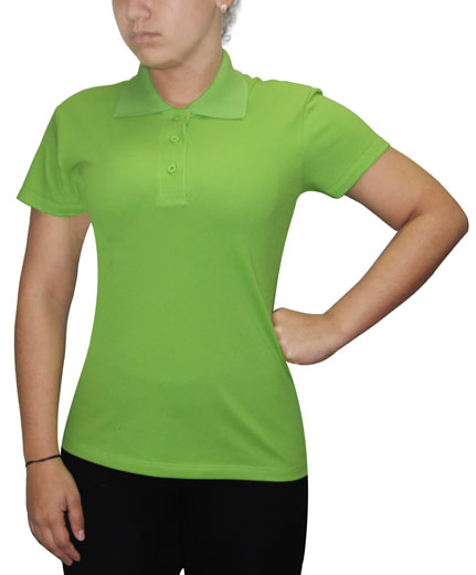polo blanco con cuello camisero